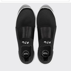 LIKE NEW BLACK APL TENNIS SHOES
